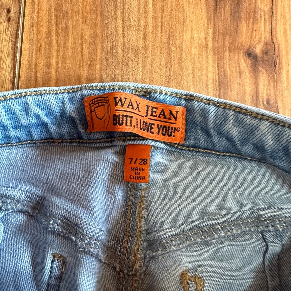 Jeans - Picture 2 of 3